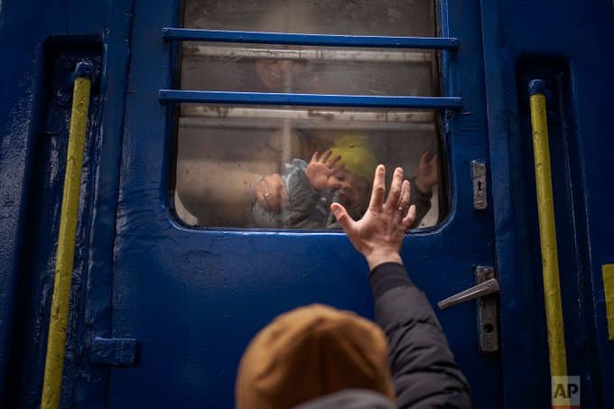 Вони проживають цю війну максимально емоційно. Як підтримати тих, хто чекає близького з війни