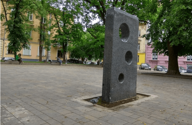 Питний фонтан на площі Маланюка тимчасово не працює