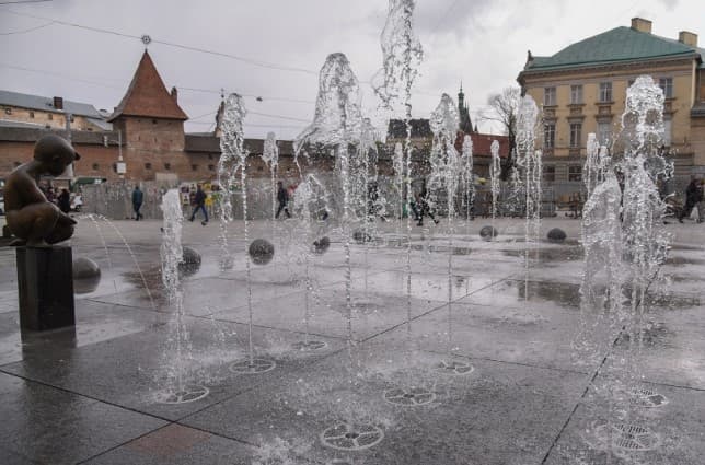 Завтра у Львові вимкнуть фонтани
