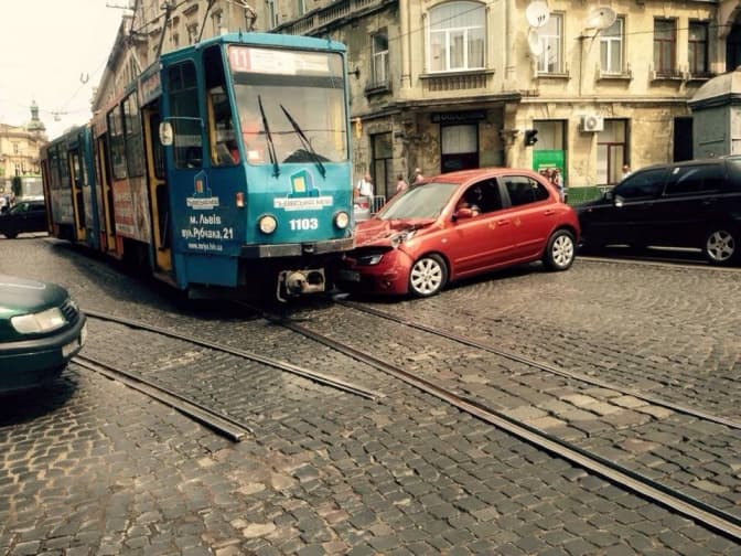 Ситуація на дорогах Львова: ДТП на вулиці Франка