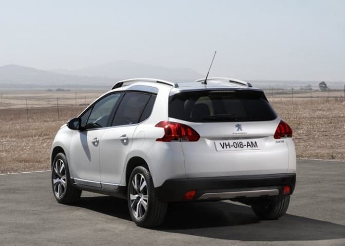 Фото: Peugeot 2008 - InfoCar
