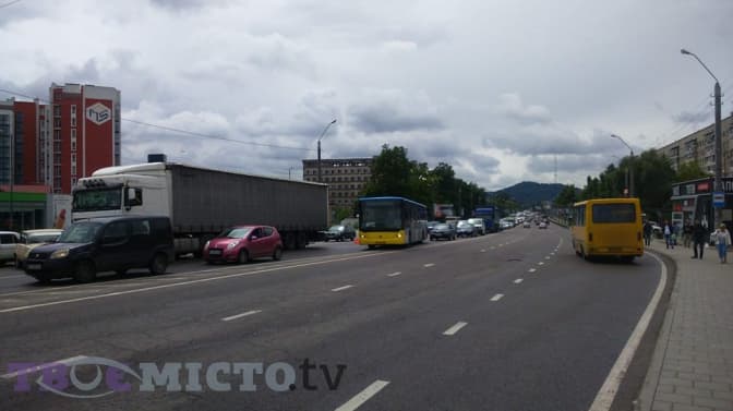 Ситуація на дорогах Львова. ДТП та затор на Галицькому перехресті