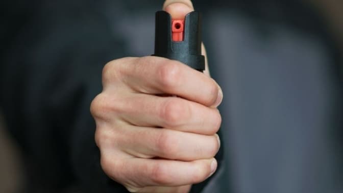 У Львові відкрили кримінал за те, що водій таксі застосував газовий балончик до неповнолітньої