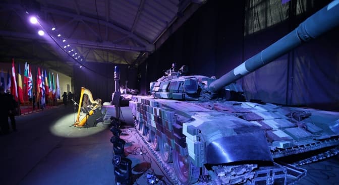 У Львові відзначили День Європи на бронетанковому заводі. Фоторепортаж