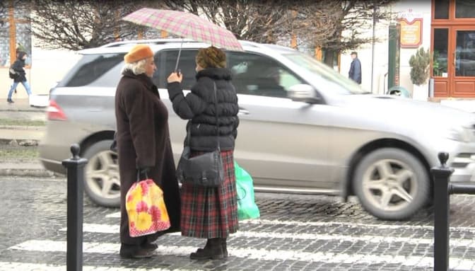 За ранок 11 порушників: як у Львові штрафують пішоходів. Відео