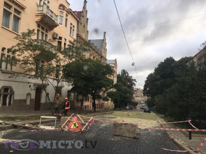 Рух транспорту на вул. Героїв Майдану обіцяють відкрити 20 вересня