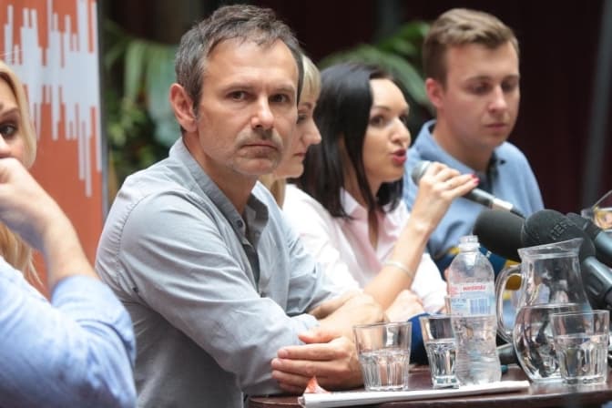 Боротьба дійшла свого апогею. Як конкуренти борються з командою Вакарчука на Львівщині