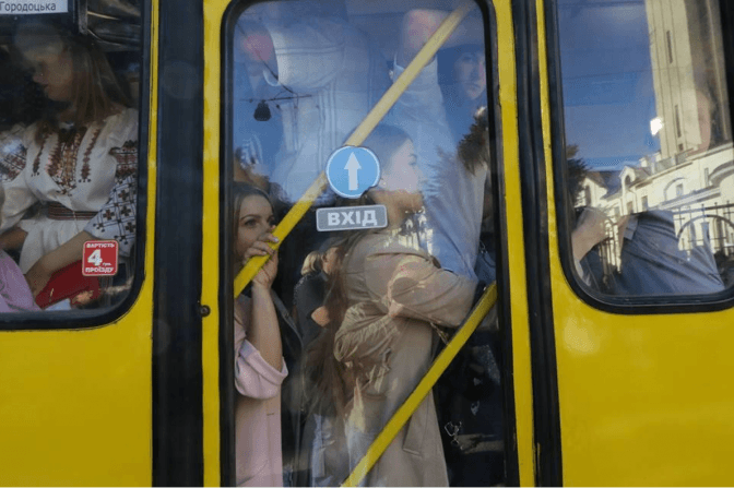 Доїхати на «Шувар» і вижити. Звичайна поїздка львівським транспортом