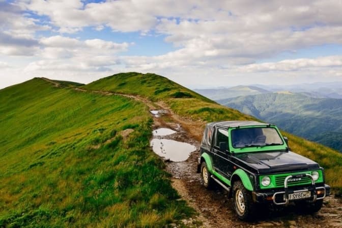 «Це ми допустили такий стихійний туризм» або Як перестати нищити Карпати