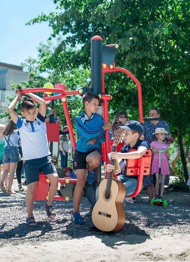 У Львові відкрили сквер Джона Ленона. Фото