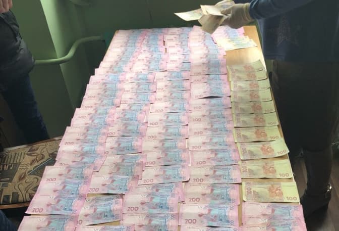 У Львові працівницю БТІ затримали на хабарі у 26 тисяч грн