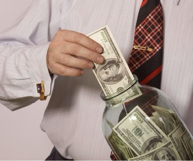 ТОП-5 найбагатших депутатів Львівської міськради. Інфографіка