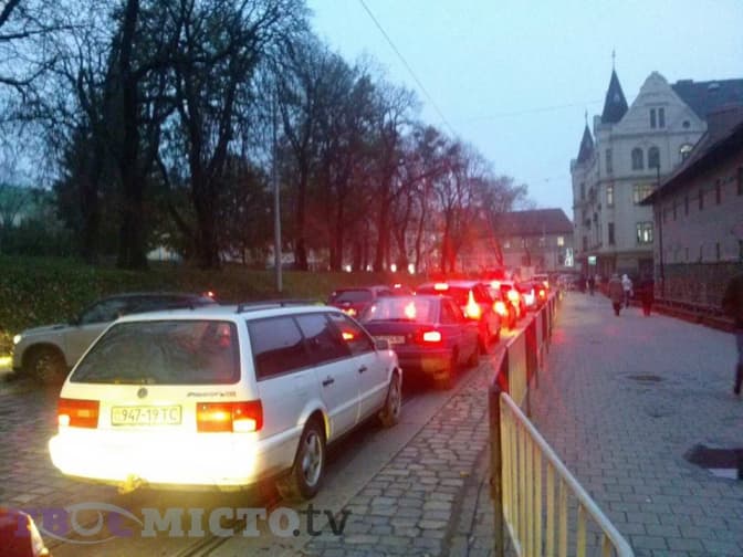 Ситуація на дорогах Львова: затори в центрі міста