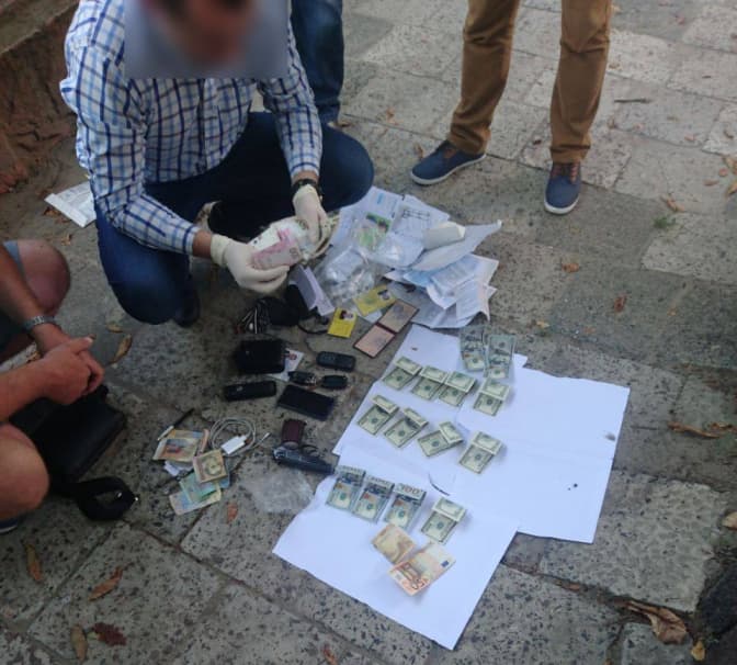 Викладача Львівського університету затримали на хабарі