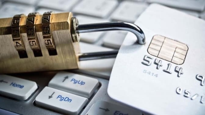 Із законопроєкту про мобілізацію прибрали норми про блокування рахунків ухилянтів