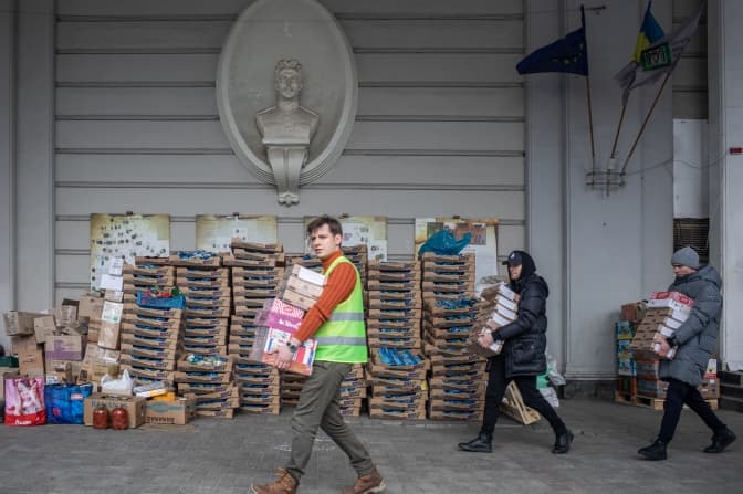 Гуманітарний фронт у Львові. Які проблеми виникають з допомогою військовим та цивільним