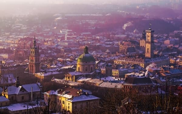 Скільки відсотків українців вважають себе «одним народом» з росіянами та сироватка від правця для Львова. Головне