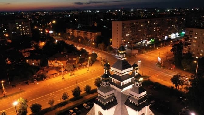 У Львові підсвітили храм Вознесіння Господнього