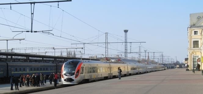 У листопаді з Києва до Львова курсуватиме додатковий потяг Інтерсіті+