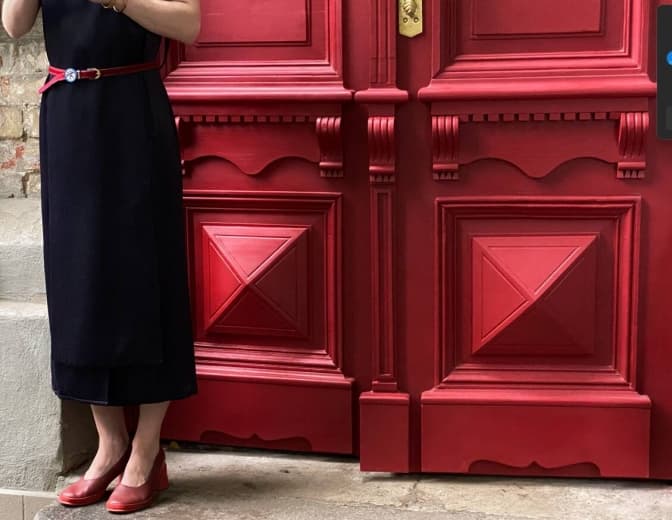 На Татарці активісти відновили сторічні двері історичної будівлі