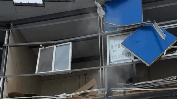 У Києві під час нічного обстрілу Росією постраждала типографія «Від А до Я»