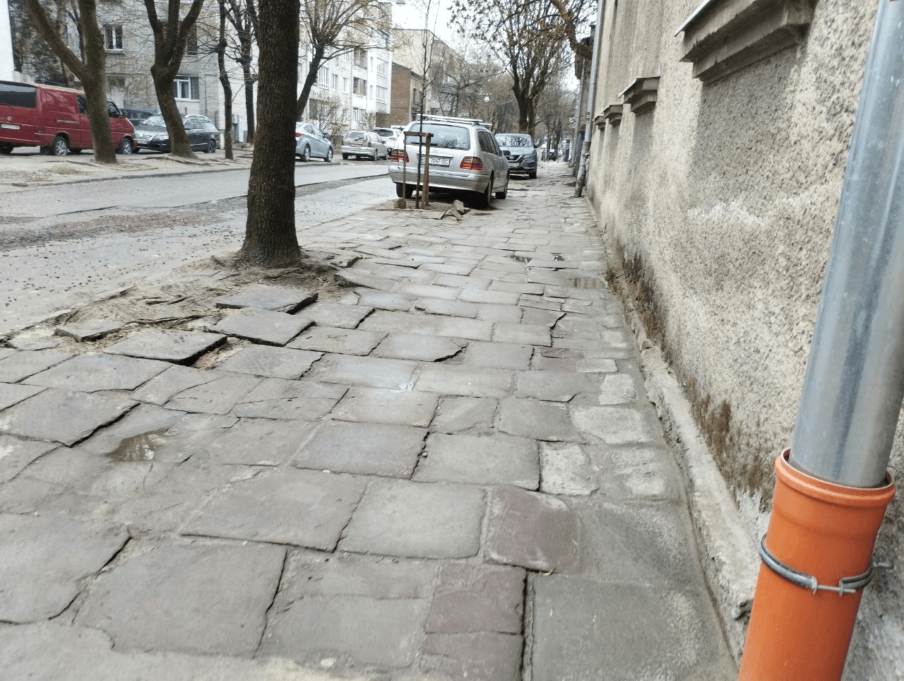 Тротуар на вул. Руфа