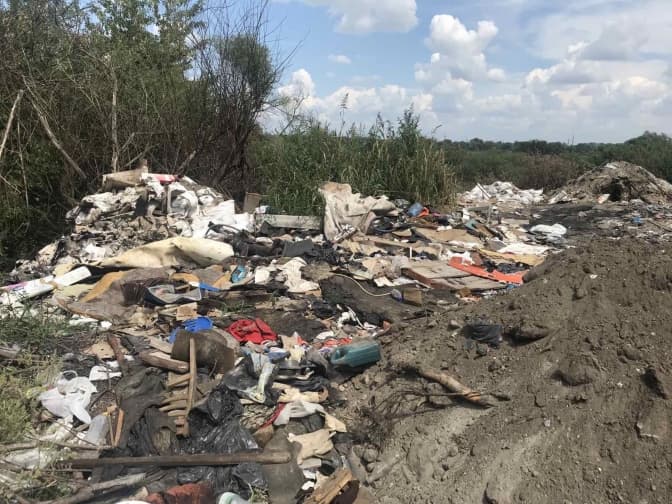 Біля Львова виявили п’ять незаконних сміттєзвалищ