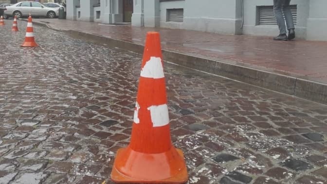 Львівський активіст забрав незаконно встановлені дорожні конуси з-під управління поліції