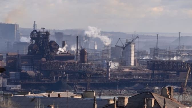 Під час режиму тиші на «Азовсталі» росіяни підбили авто, що рухалося до цивільних. Загинув військовий