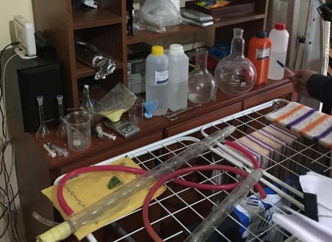 Поліція Львова викрила нарколабораторію. Фото