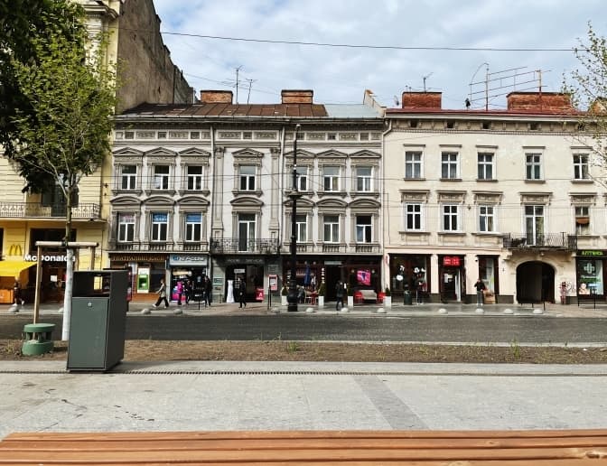 Захоплення лісу в Брюховичах та тисяча гривень вакцинованим від Covid-19 українцям. Головне за добу