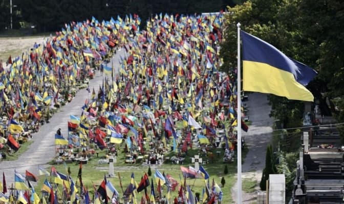У Львові вшанували пам'ять загиблих захисників України. Фото