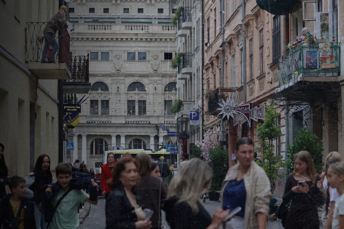 Колись тут було шість готелів. Чи стане вулиця у центрі Львова пішохідною назавжди