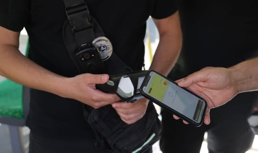 У Львові двоє людей напали на контролера