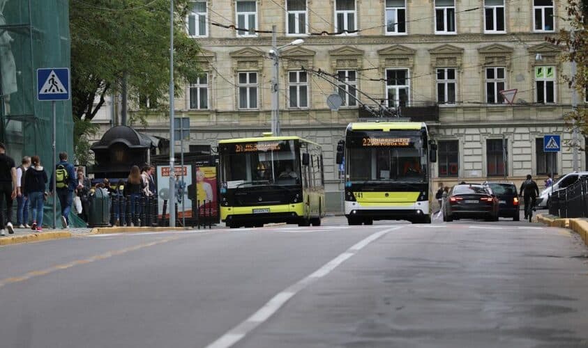 Після атаки три тролейбуси у Львові вранці не курсуватимуть. Оновлено