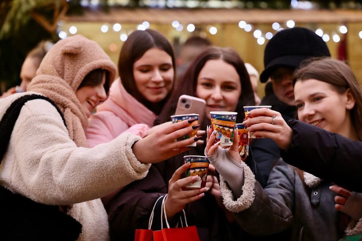 Вперше за кілька років. Репортаж з площі Ринок, яка знову «ожила» на свята