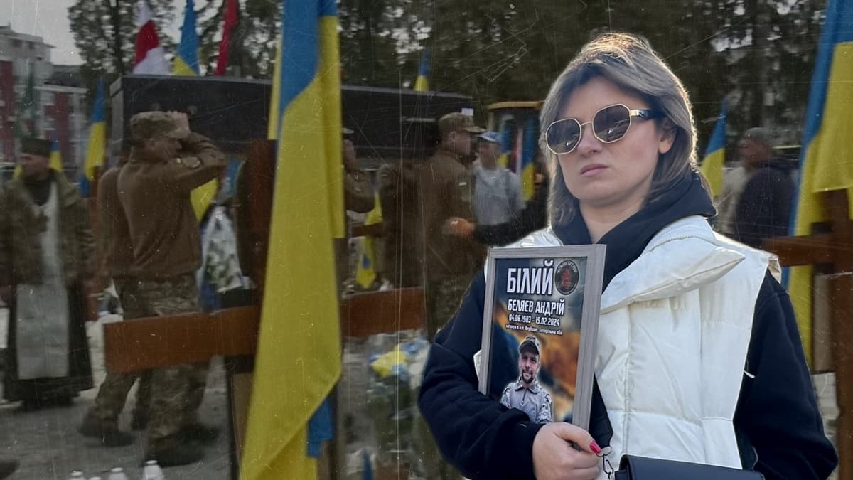 Зустріла біля моргу в річницю весілля. Дружина загиблого воїна про два роки чекання