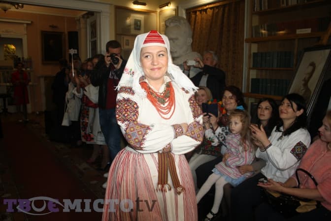 У Львові вперше показали вишиванки родини Франків. Фото