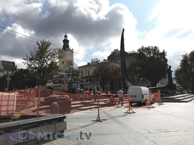 Коли завершать ремонтні роботи на площі біля пам’ятника Шевченку