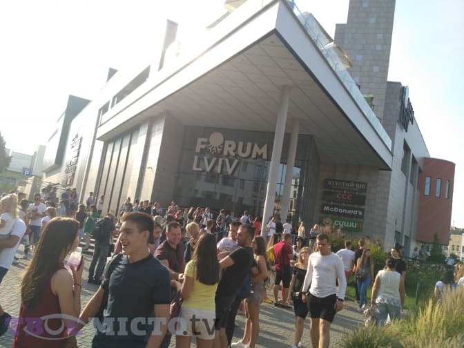 У Львові повідомили про замінування ТРЦ Форум Львів