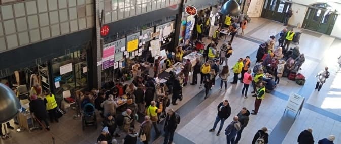 У МЗС пояснили, як діє тимчасовий захист для українців у ЄС і куди за ним звертатись