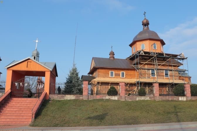 Як на Львівщині реставрують дві дерев’яні церкви. Фото