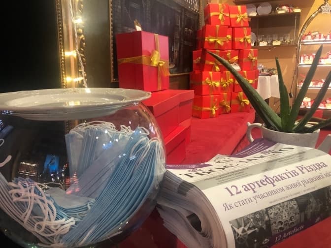 У готелях, кафе та храмах з'явилася газета-путівник Різдвяним Львовом