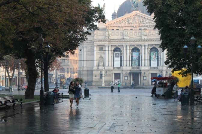 У Львові завтра очікується дощова та вітряна погода