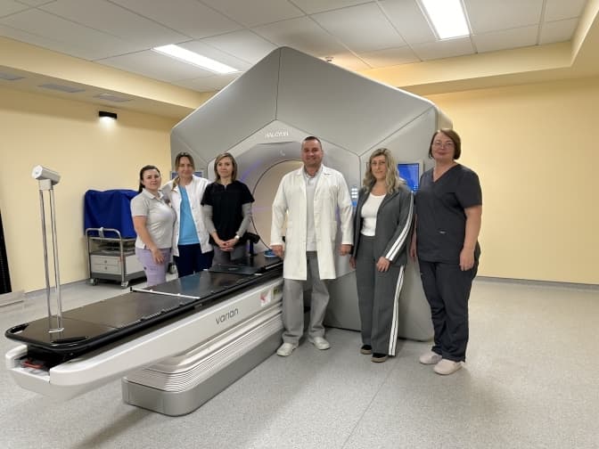 Пів року нехтувала обстеженням. У Львові успішно лікують жінку з раком грудей