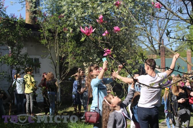 Львів’ян запрошують на день відкритих дверей одразу у два ботанічні сади