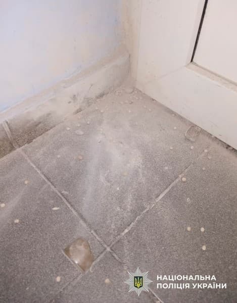 У столичній школі учень кинув страйкбольну гранату, яка здетонувала