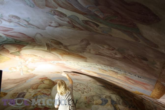 Як виглядають відреставровані фрески костелу єзуїтів у Львові. Фото