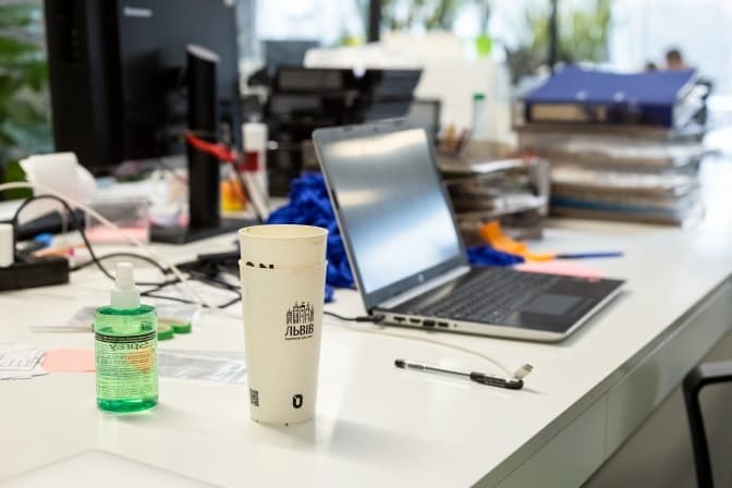 Львівських волонтерів закликають відмовитися від одноразового посуду