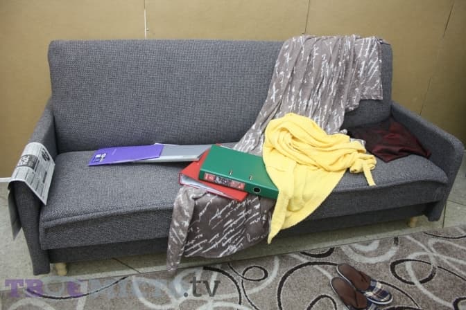 Вмісти життя у валізу. У Львові відкрили виставку-інсталяцію про переселенців